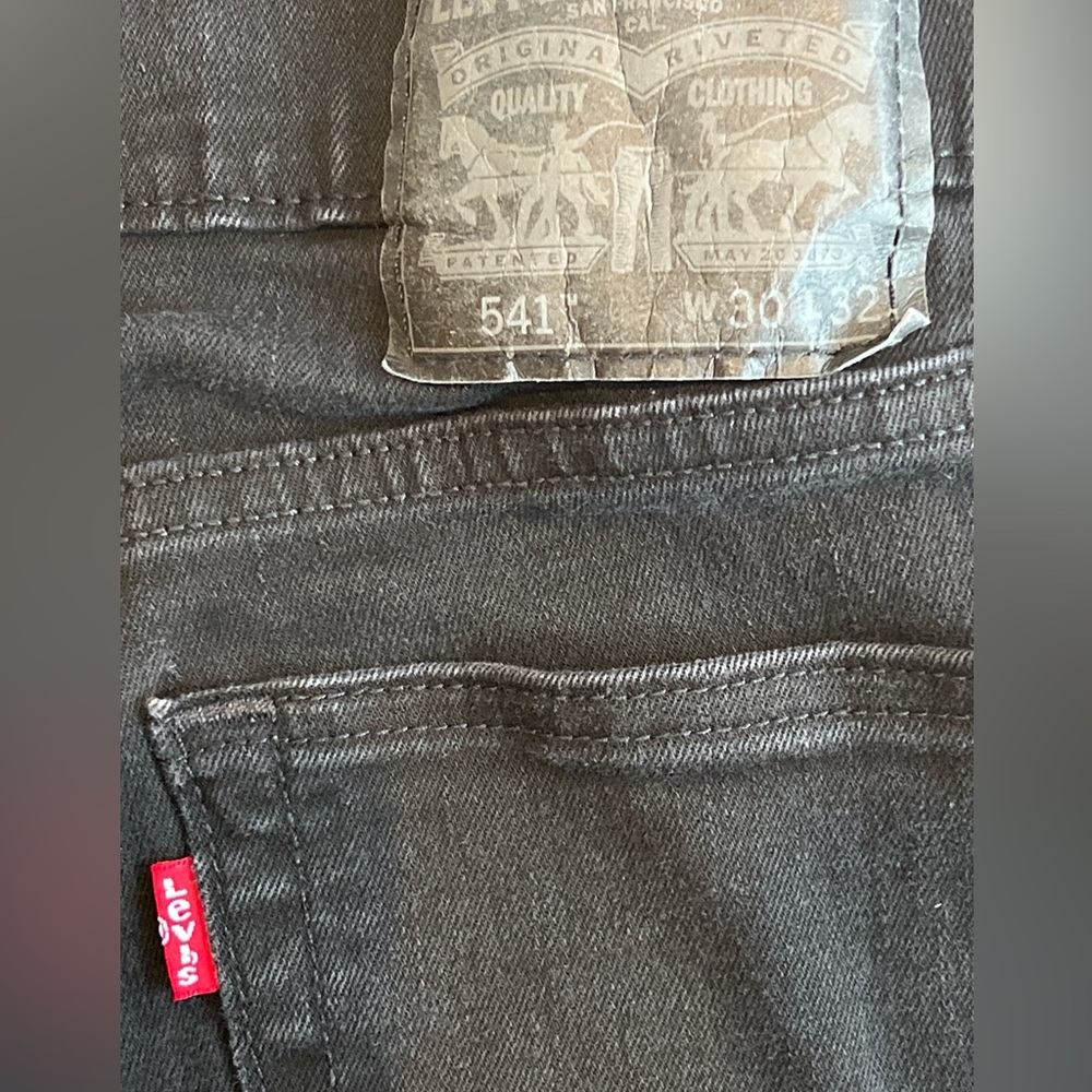 Levi’s 541 Black 30 x 32 Men’s - Picture 3 of 5